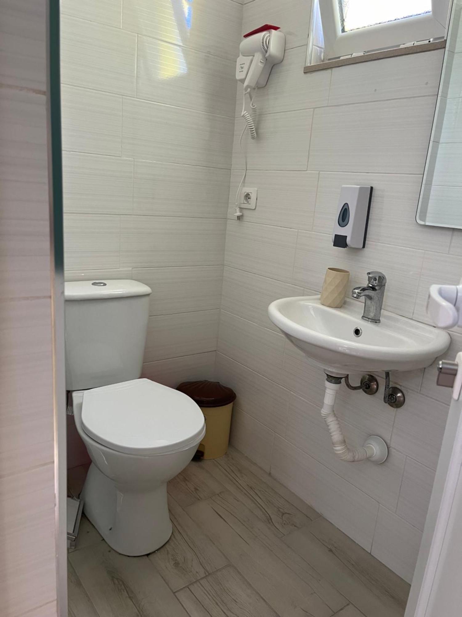 Guesthouse Kristi & Mari Avlonya Dış mekan fotoğraf
