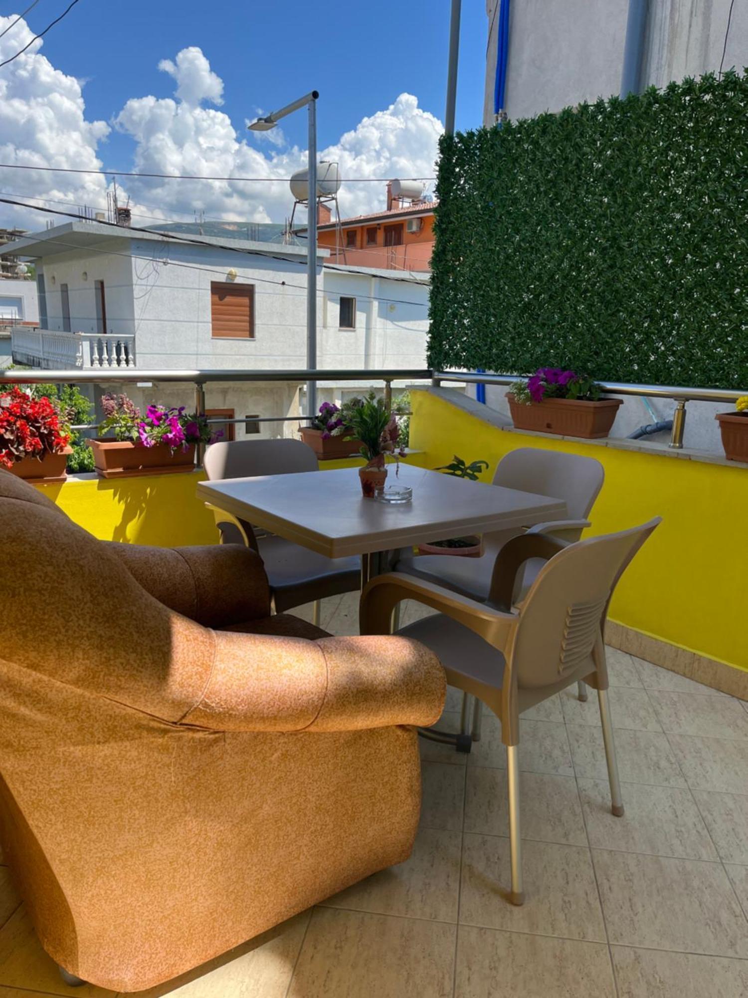 Guesthouse Kristi & Mari Avlonya Dış mekan fotoğraf